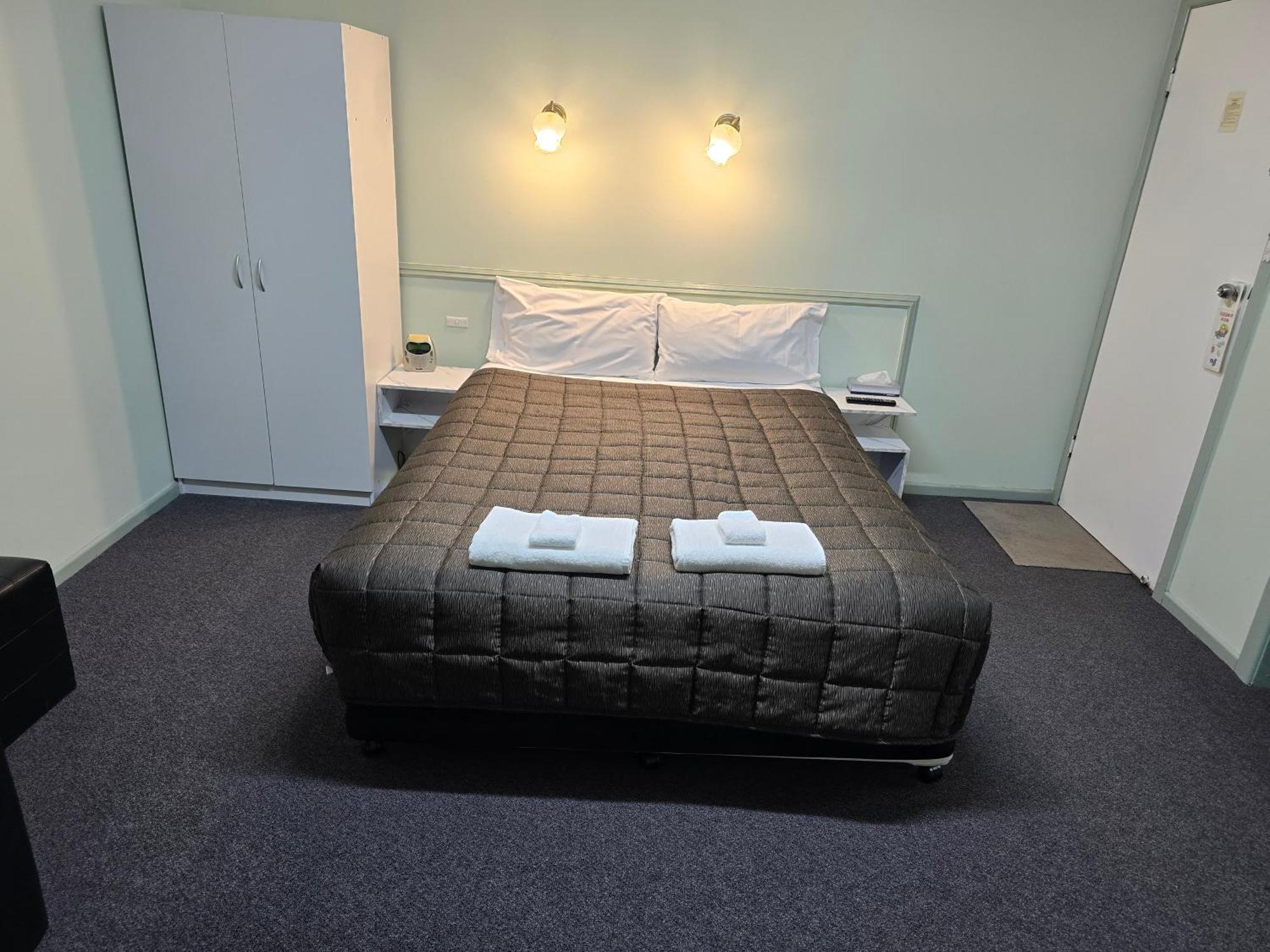 Lake Forbes Motel Eksteriør billede