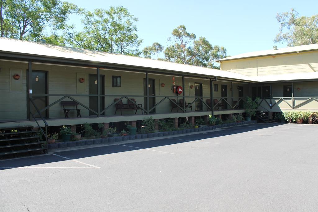 Lake Forbes Motel Eksteriør billede