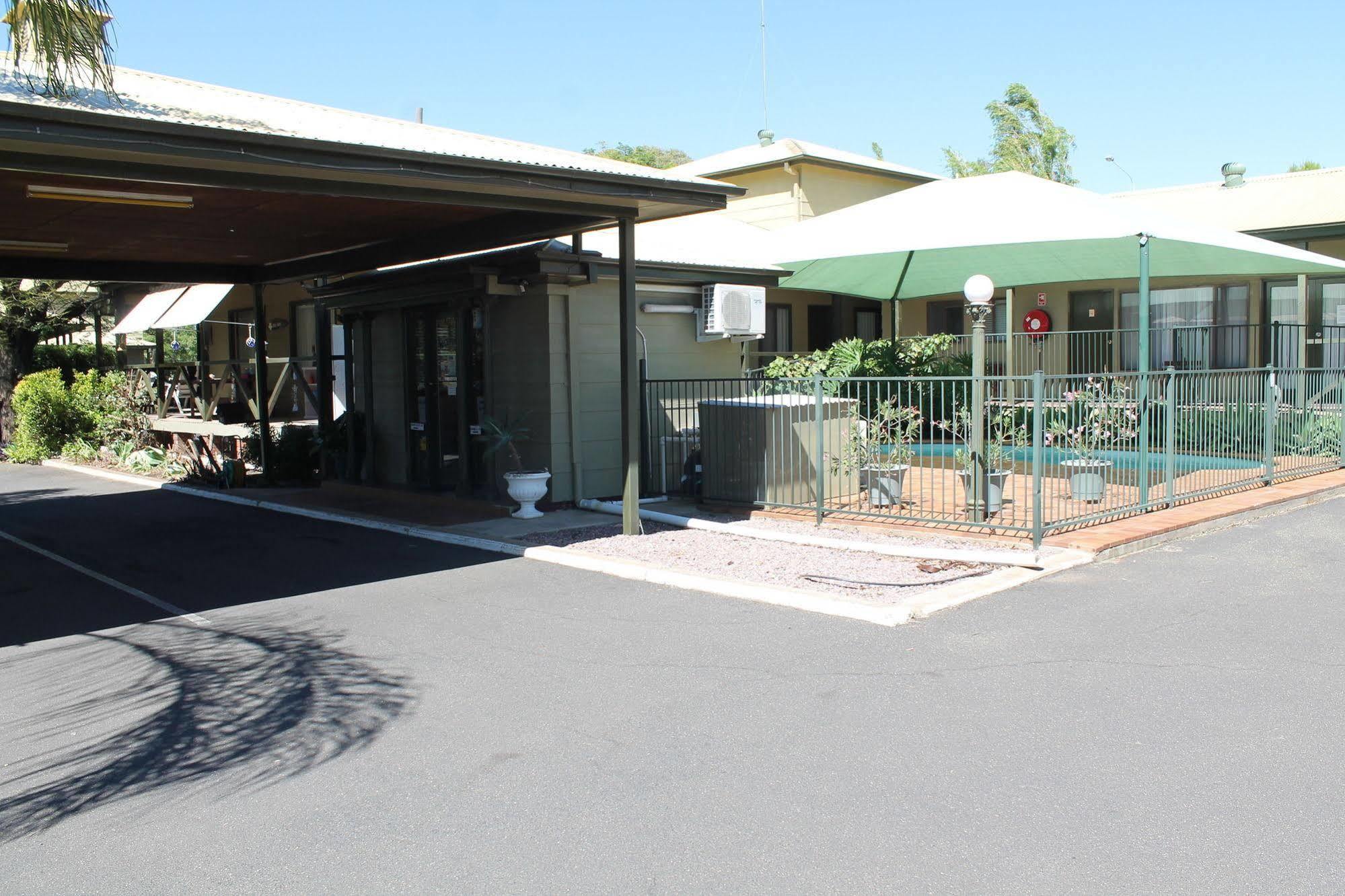 Lake Forbes Motel Eksteriør billede